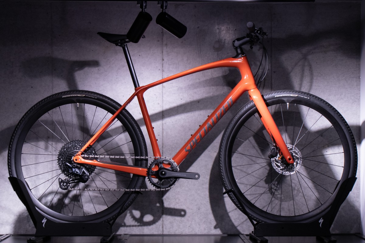 SALE】 はち様クロスバイクSPECIALIZED Sirrus X Carbon 自転車 